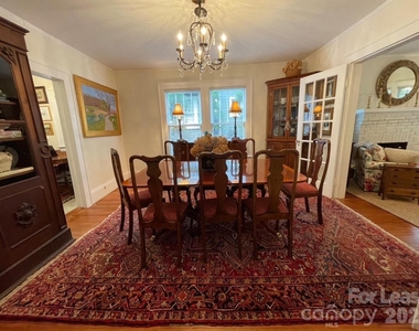 218 Circle Avenue - Photo Thumbnail 3