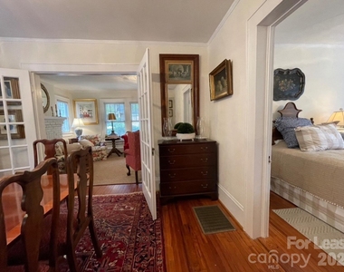218 Circle Avenue - Photo Thumbnail 5