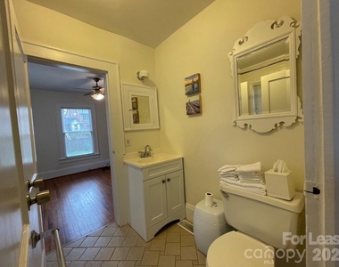 218 Circle Avenue - Photo Thumbnail 15