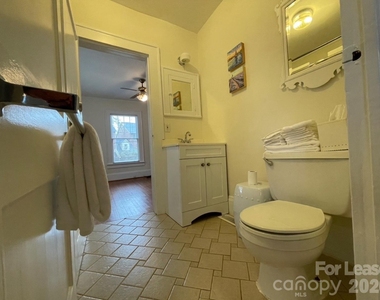 218 Circle Avenue - Photo Thumbnail 16
