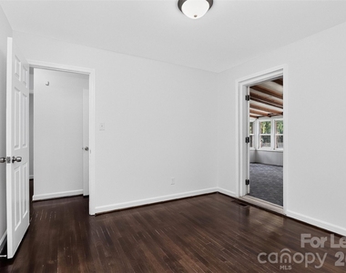 4914 Unaka Avenue - Photo Thumbnail 8