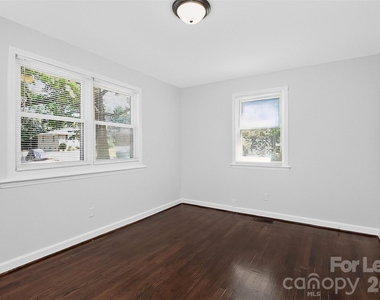 4914 Unaka Avenue - Photo Thumbnail 14