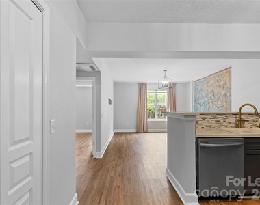 1315 East Boulevard - Photo Thumbnail 2