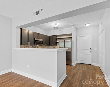 1315 East Boulevard - Photo Thumbnail 3