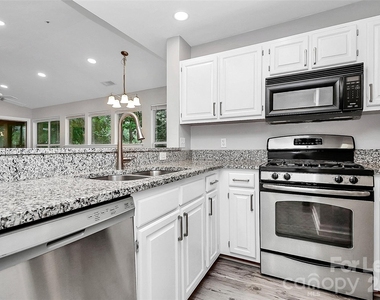 767 Southwest Drive - Photo Thumbnail 4
