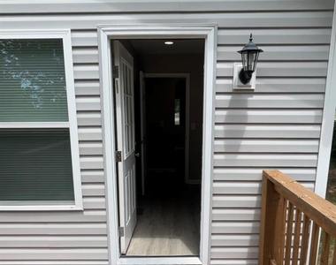 605 Frank Street - Photo Thumbnail 21