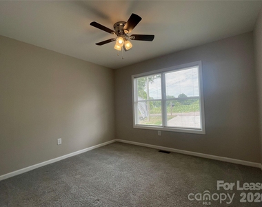 605 Frank Street - Photo Thumbnail 13