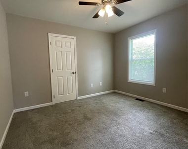 605 Frank Street - Photo Thumbnail 17