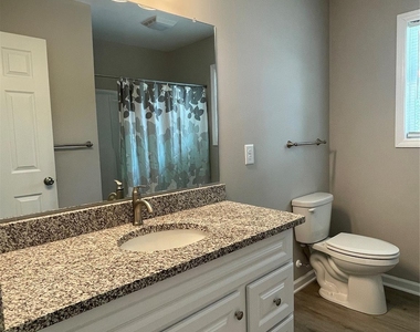 605 Frank Street - Photo Thumbnail 11