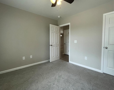605 Frank Street - Photo Thumbnail 14