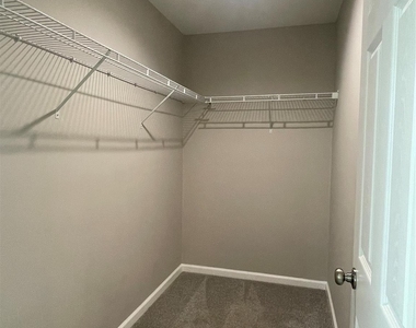 605 Frank Street - Photo Thumbnail 10