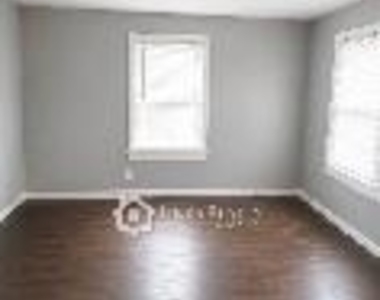 1517 7th Street - Photo Thumbnail 1