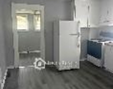 1517 7th Street - Photo Thumbnail 4