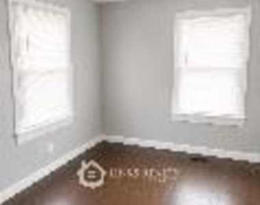 1517 7th Street - Photo Thumbnail 2