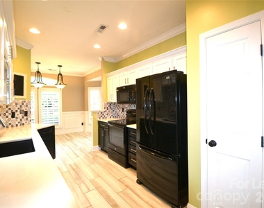 4003 Christine Lane - Photo Thumbnail 2