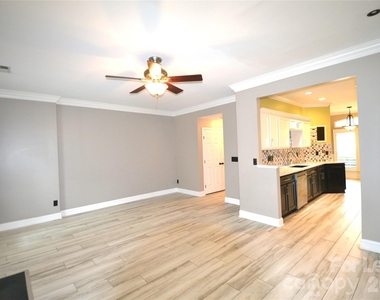 4003 Christine Lane - Photo Thumbnail 11
