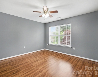 4937 Broad Leaf Court - Photo Thumbnail 12