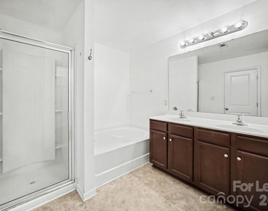 4937 Broad Leaf Court - Photo Thumbnail 16