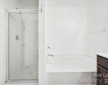 4937 Broad Leaf Court - Photo Thumbnail 15