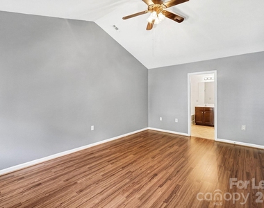4937 Broad Leaf Court - Photo Thumbnail 10