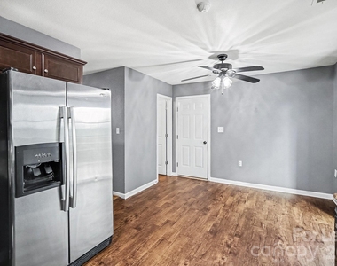 4937 Broad Leaf Court - Photo Thumbnail 4