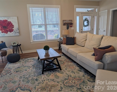 20207 Colony Point Lane - Photo Thumbnail 4