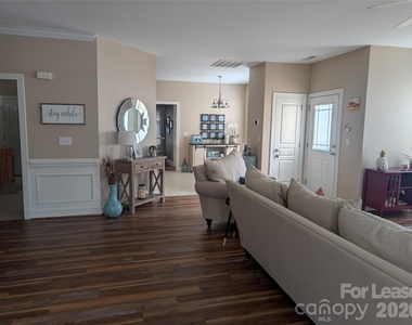 20207 Colony Point Lane - Photo Thumbnail 2