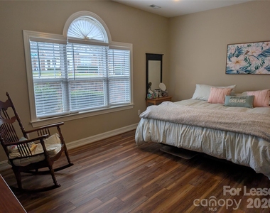 20207 Colony Point Lane - Photo Thumbnail 13
