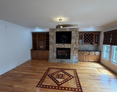 701 Mcdonald Avenue - Photo Thumbnail 10