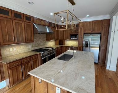 701 Mcdonald Avenue - Photo Thumbnail 14