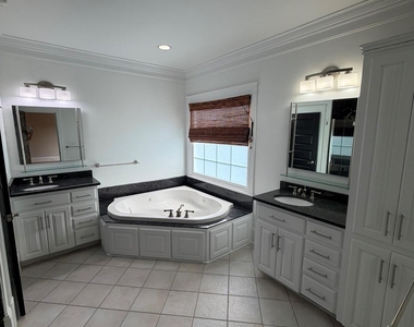 701 Mcdonald Avenue - Photo Thumbnail 21