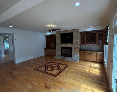701 Mcdonald Avenue - Photo Thumbnail 9