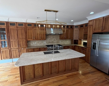 701 Mcdonald Avenue - Photo Thumbnail 13