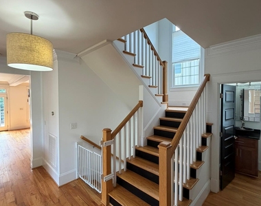 701 Mcdonald Avenue - Photo Thumbnail 5