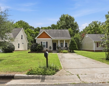1706 Dallas Avenue - Photo Thumbnail 2