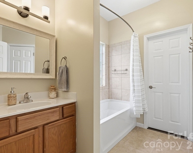 1706 Dallas Avenue - Photo Thumbnail 17