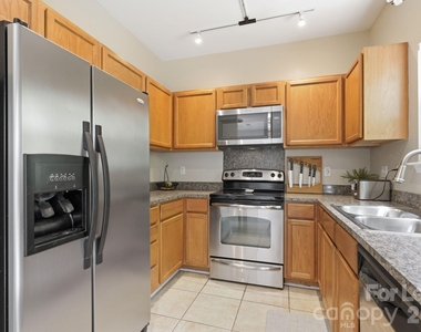 1706 Dallas Avenue - Photo Thumbnail 12