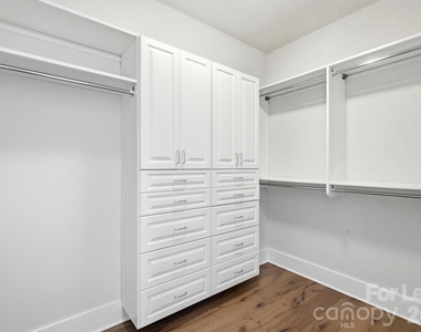 2428 Runnymede Lane - Photo Thumbnail 31