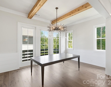 2428 Runnymede Lane - Photo Thumbnail 16