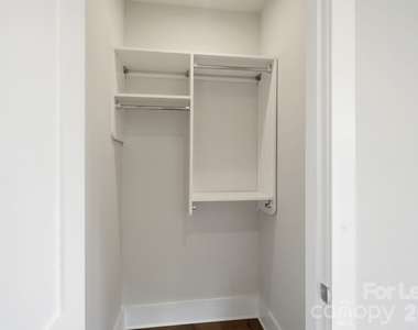 2428 Runnymede Lane - Photo Thumbnail 35