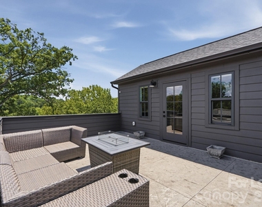 2428 Runnymede Lane - Photo Thumbnail 44