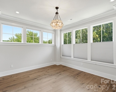 2428 Runnymede Lane - Photo Thumbnail 32