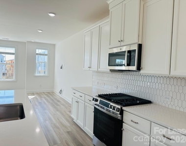 9234 Walnut Hill Road - Photo Thumbnail 7