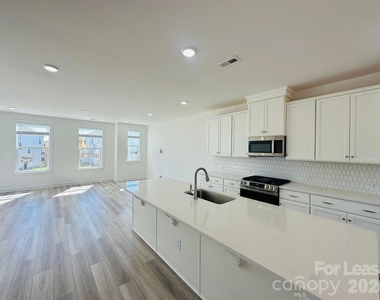 9234 Walnut Hill Road - Photo Thumbnail 6