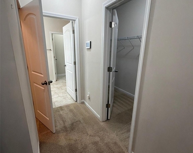1008 Fairbrae Lane - Photo Thumbnail 8