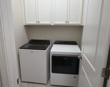 1008 Fairbrae Lane - Photo Thumbnail 16
