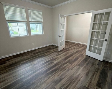 1008 Fairbrae Lane - Photo Thumbnail 3