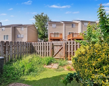 9626 Vinca Circle - Photo Thumbnail 3