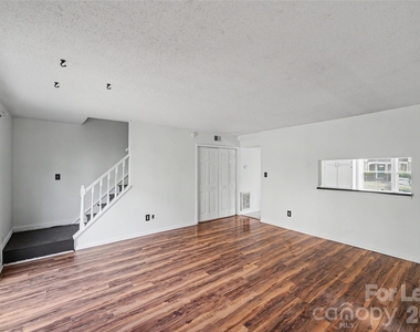 9626 Vinca Circle - Photo Thumbnail 17