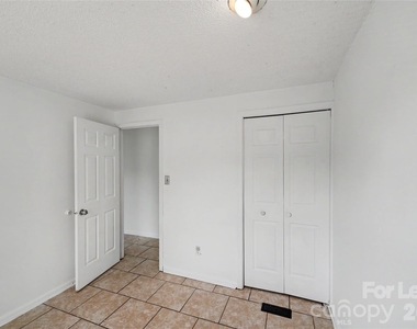 9626 Vinca Circle - Photo Thumbnail 9